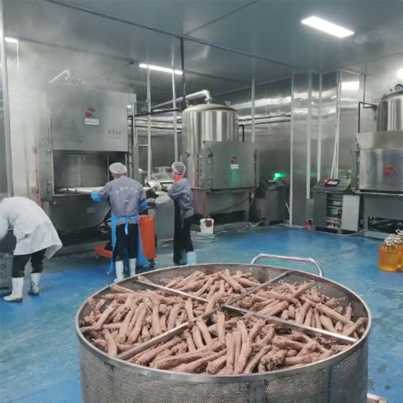 安徽客戶制作雞脖鴨脖真空油炸現(xiàn)場(chǎng)